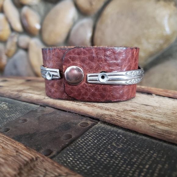 Leather Cuff with Spoon Handles Wrap - Picture 6 of 8
